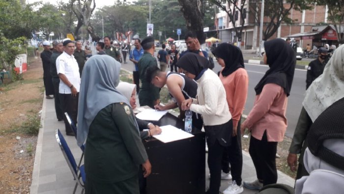 Puluhan Pria dan Wanita Busana Ketat Terjaring Razia SATPOL PP- WH di Lhong Raya Banda Aceh