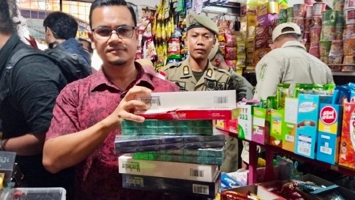 SATPOL PP DAN WH ACEH | Berita Satpol PP dan Kanwil Bea Cukai Sita 14.500  Batang Rokok Ilegal di Banda Aceh, Ini Ancaman Hukumannya